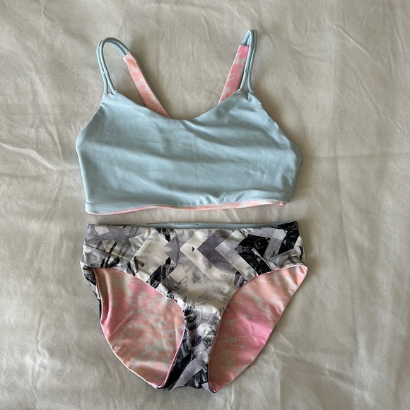 Ivivva Reversible Girl’s 2 Piece Swim Set - Picture 8 of 9